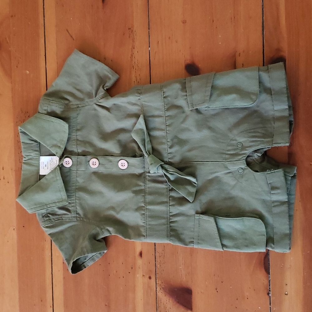 3/$10 - Green romper, 6M
